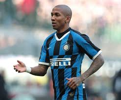 Ashley Young wil bij Inter blijven